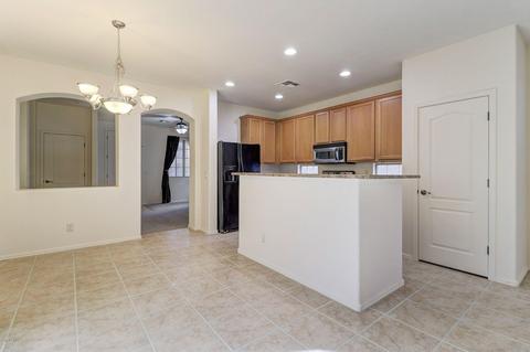 3887 S Dew Drop Ln, Gilbert, AZ 85297 photo 4