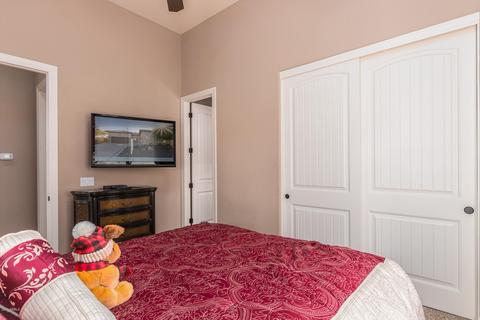 8421 E Leonora St, Mesa, AZ 85207 photo 27