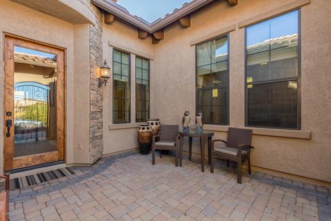 8421 E Leonora St, Mesa, AZ 85207 photo 3