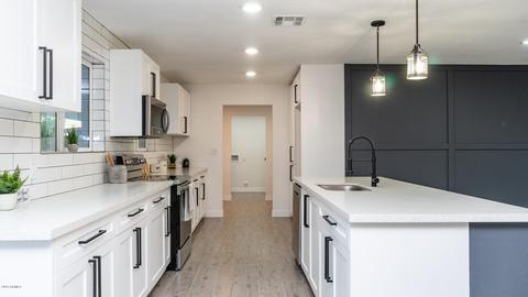 2839 E Mercer Ln, Phoenix, AZ 85028 photo 3