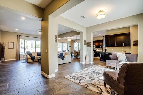 912 E Parkview Dr, Gilbert, AZ 85295 photo 4