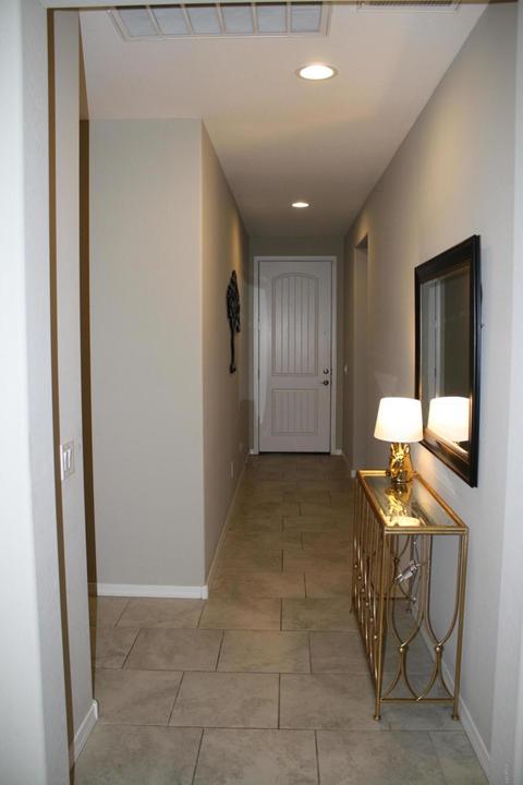 2807 E Dunbar Dr, Phoenix, AZ 85042 photo 2