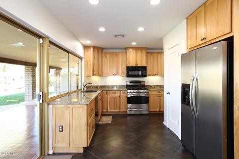 2850 E Mission Ln, Phoenix, AZ 85028 photo 12