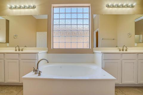 2818 E Janelle Way, Gilbert, AZ 85298 photo 25