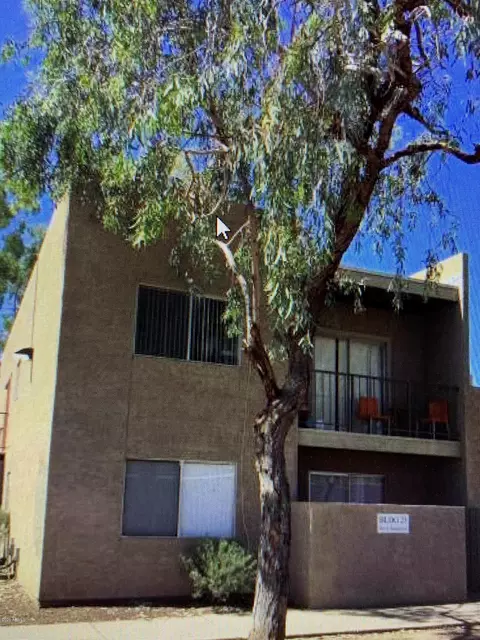 2801 E Paradise Ln, Phoenix, AZ 85032 photo 2