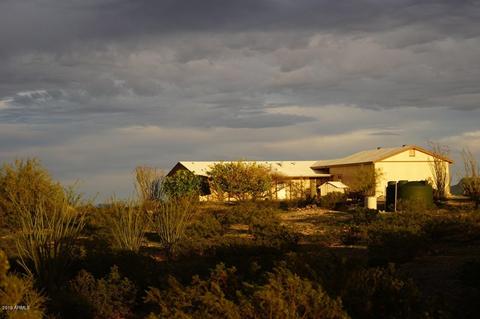 40901 Harquahala Rd, Salome, AZ 85348 photo 2