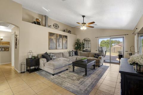 3292 E Sandy Way, Gilbert, AZ 85297 photo 2