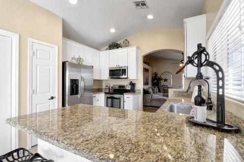 3292 E Sandy Way, Gilbert, AZ 85297 photo 9