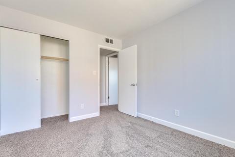 1006 E Diamond Dr, Tempe, AZ 85283 photo 14