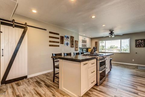 3977 E Becker Ln, Phoenix, AZ 85028 photo 9