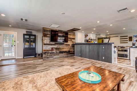 3977 E Becker Ln, Phoenix, AZ 85028 photo 11