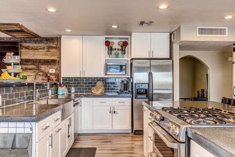 3977 E Becker Ln, Phoenix, AZ 85028 photo 7