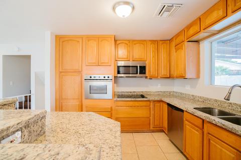 3907 E Becker Ln, Phoenix, AZ 85028 photo 6