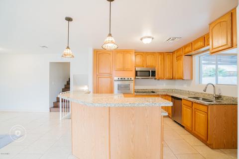 3907 E Becker Ln, Phoenix, AZ 85028 photo 3