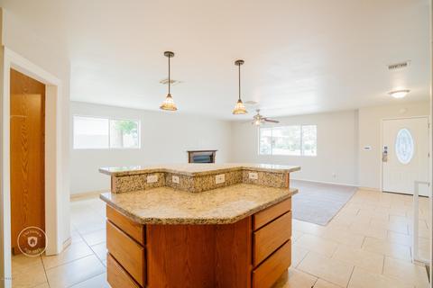 3907 E Becker Ln, Phoenix, AZ 85028 photo 9