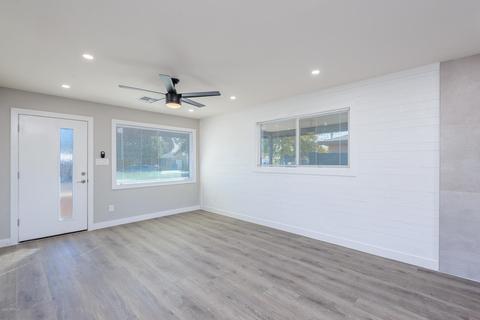 3326 N 37th Ave, Phoenix, AZ 85019 photo 8