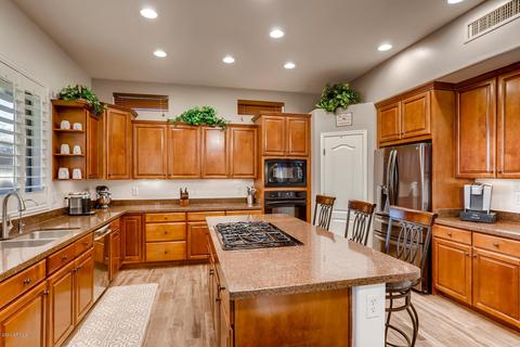 7957 E Sugarloaf Cir, Mesa, AZ 85207 photo 4