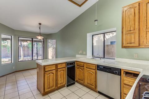 1318 E Clearwater Ln, Gilbert, AZ 85234 photo 5