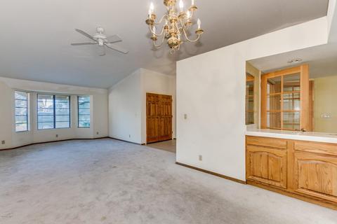 1318 E Clearwater Ln, Gilbert, AZ 85234 photo 3