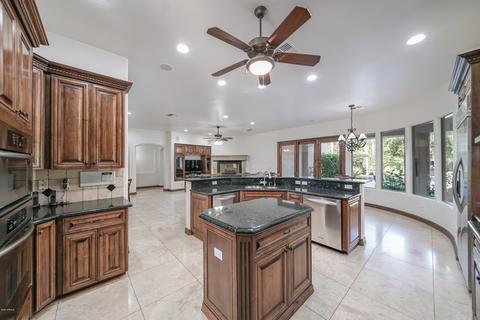 3922 E Greenway Cir, Mesa, AZ 85205 photo 8