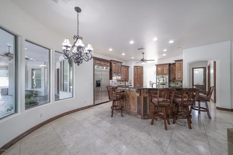 3922 E Greenway Cir, Mesa, AZ 85205 photo 9