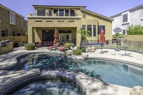 5243 E Herrera Dr, Phoenix, AZ 85054 photo 1