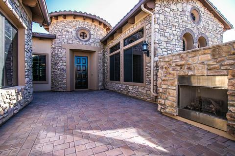 8617 E Jensen St, Mesa, AZ 85207 photo 2