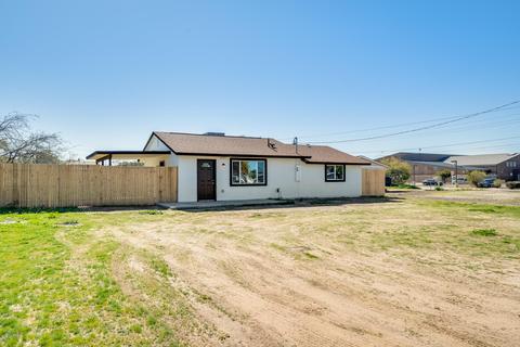 2811 E Siesta Ln, Phoenix, AZ 85050 photo 2