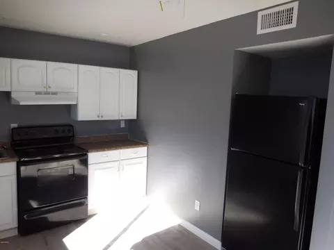 1146 W Apache St, Phoenix, AZ 85007 photo 9