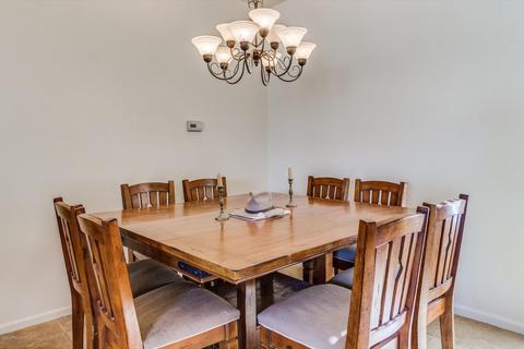 712 E Blue Eagle Ln, Phoenix, AZ 85086 photo 14