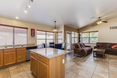 2335 S Peppertree Dr, Gilbert, AZ 85295 photo 6