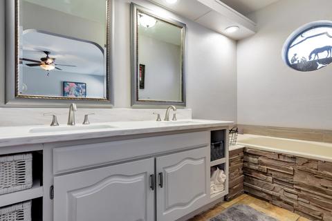 10609 E Fenimore Rd, Mesa, AZ 85207 photo 19