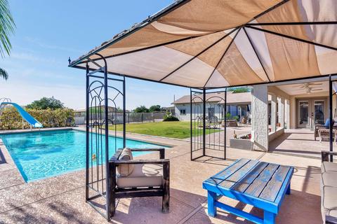 10609 E Fenimore Rd, Mesa, AZ 85207 photo 3