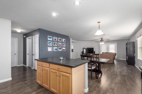 8837 S 11th Pl, Phoenix, AZ 85042 photo 10