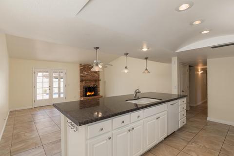 972 Eveningstar Ln, Tempe, AZ 85283 photo 3