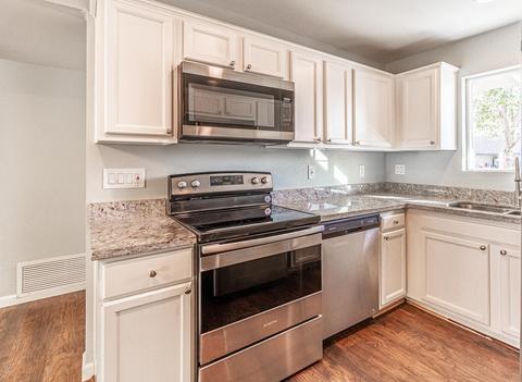 452 E Franklin Ave, Mesa, AZ 85204 photo 2