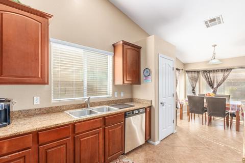 5604 S 29th Ln, Phoenix, AZ 85041 photo 13