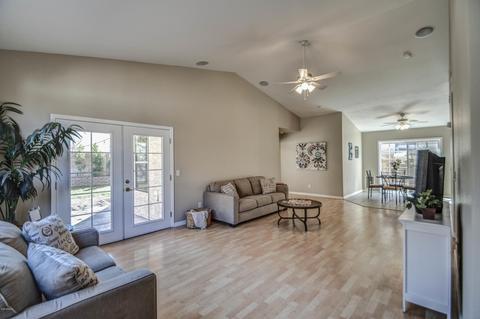 693 E Devon Dr, Gilbert, AZ 85296 photo 3