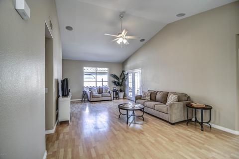 693 E Devon Dr, Gilbert, AZ 85296 photo 5