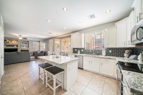 869 E Oakland St, Gilbert, AZ 85295 photo 8
