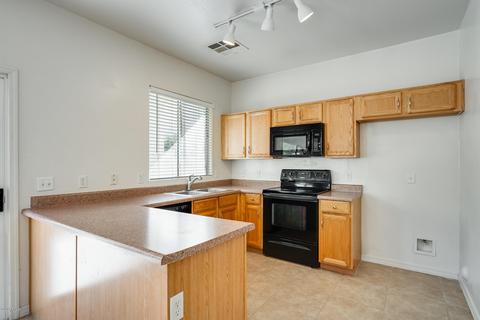 1443 S Pheasant Dr, Gilbert, AZ 85296 photo 2