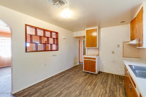 1822 E Lynne Ln, Phoenix, AZ 85042 photo 5