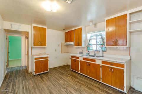1822 E Lynne Ln, Phoenix, AZ 85042 photo 6