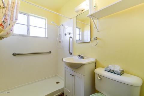 1822 E Lynne Ln, Phoenix, AZ 85042 photo 8