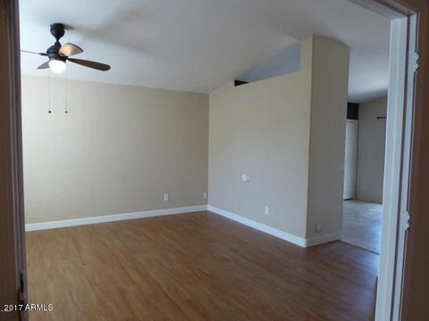 1712 E Robin Ln, Gilbert, AZ 85296 photo 2