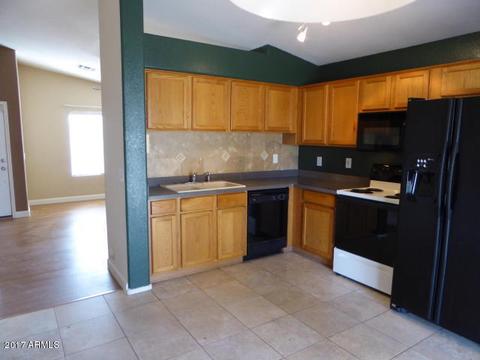 1712 E Robin Ln, Gilbert, AZ 85296 photo 3