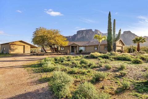 5892 E Pioneer St, Apache Junction, AZ 85119 photo 3