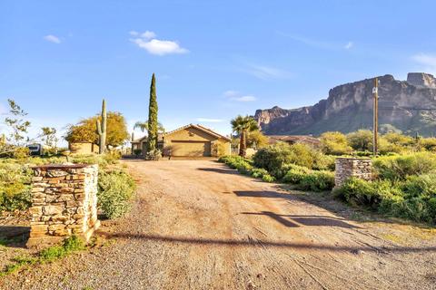 5892 E Pioneer St, Apache Junction, AZ 85119 photo 2