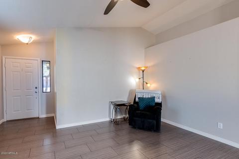 2146 E Robin Ln, Phoenix, AZ 85024 photo 4
