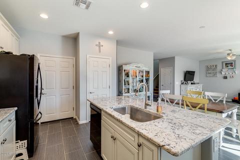 3621 E Taylor Ln, Gilbert, AZ 85295 photo 14